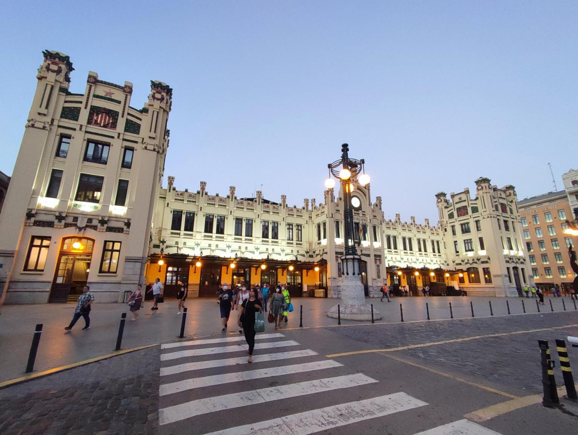 Central Rooms Valencia Downtown - Bruno Apartments Coliving Экстерьер фото